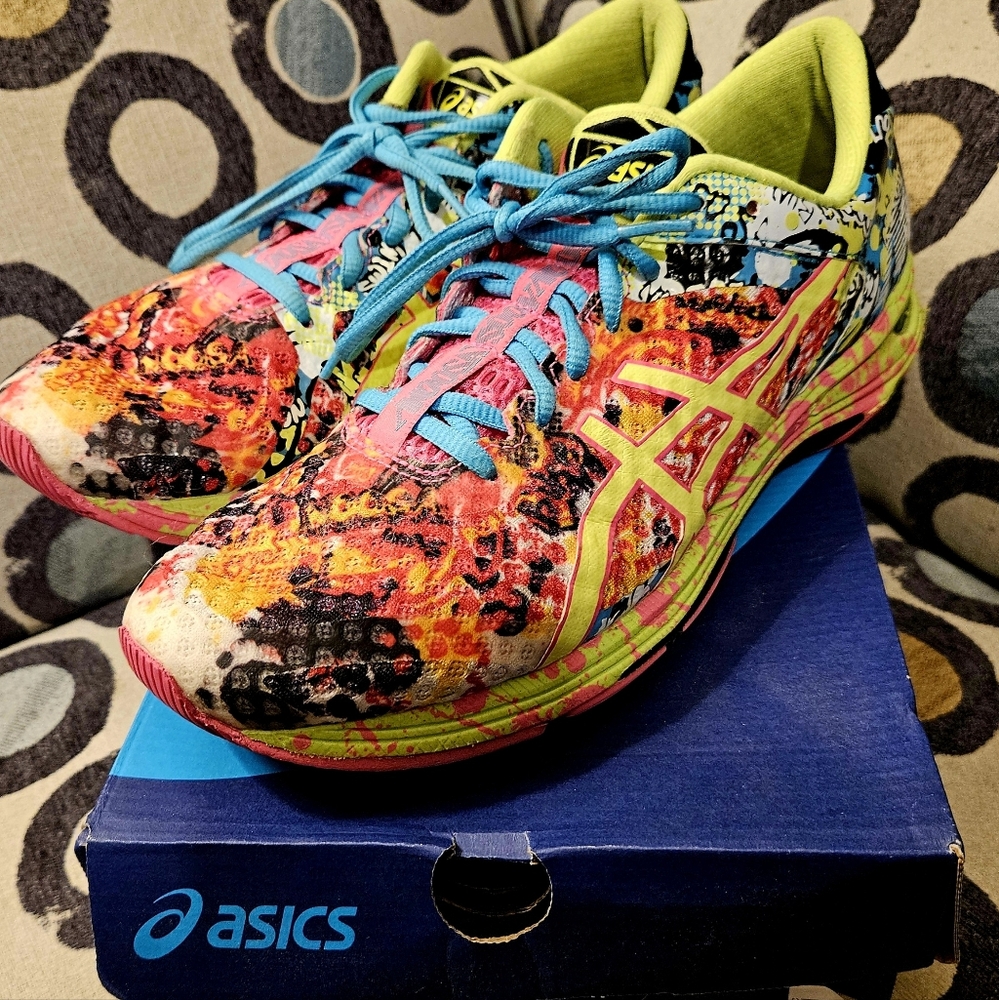 ASICS Gel-Noosa Tri 11 in Hot Pink and Flash Yellow
